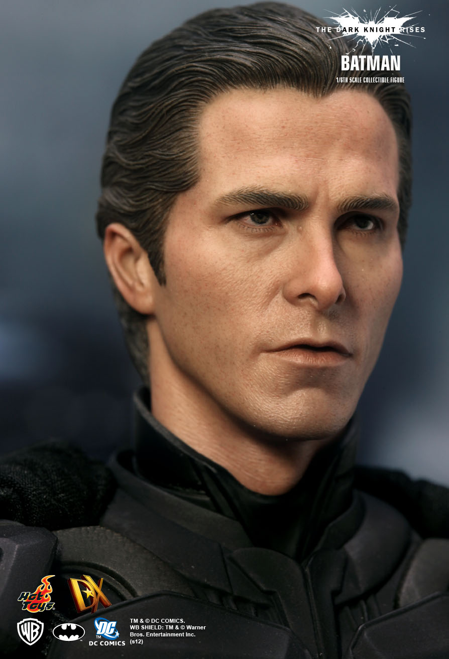 visage de Christian Bale (fourni avec la figurine Batman)