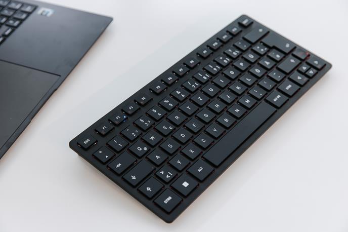 J’ai testé pour vous …. Le clavier KW9200 Mini de chez Cherry !
